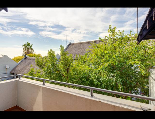 2 BEDROOM APARTMENT FOR SALE IN SUNNINGHILL